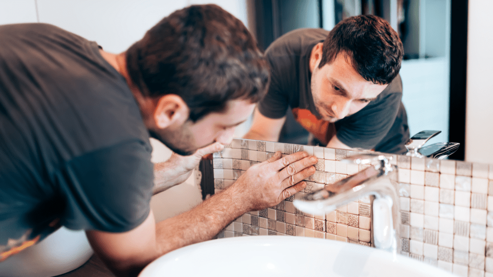 Zelf mozaïektegels leggen: zo pak je het goed aan - Mozaiektegel.com