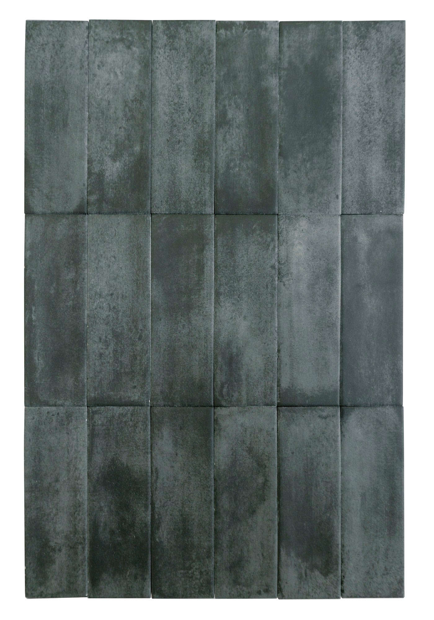 zwart toilet met zwarte kitkat tegels achterwand