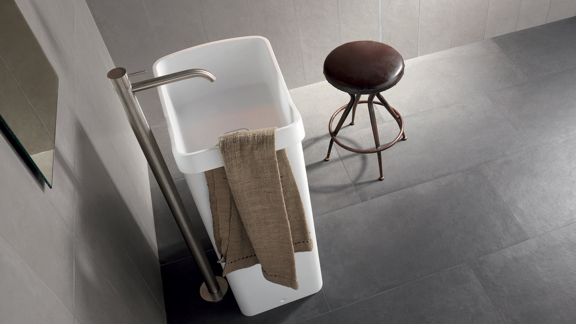 Abk Imoker Docks DKR01150 Vloertegel 600X600 Grey 9mm Mat Ret.R9 - Mozaiektegel.com