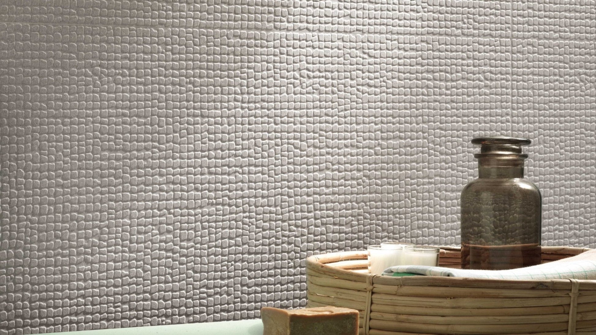 Atlas Concorde 3D Wall Carve A57X wandtegel 40x80cm 8,5mm mat rect. sign pearl - Mozaiektegel.com