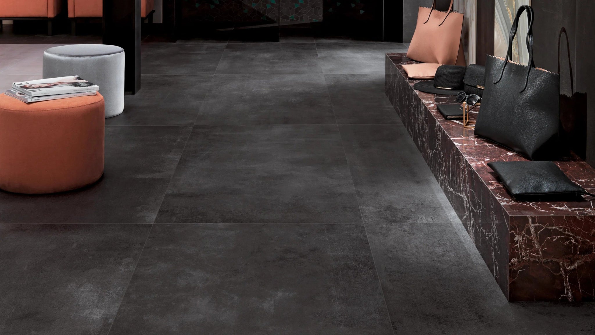 Atlas Concorde Boost AMH7 vloertegel 60x60cm 9mm mat rect. R10 tarmac - Mozaiektegel.com