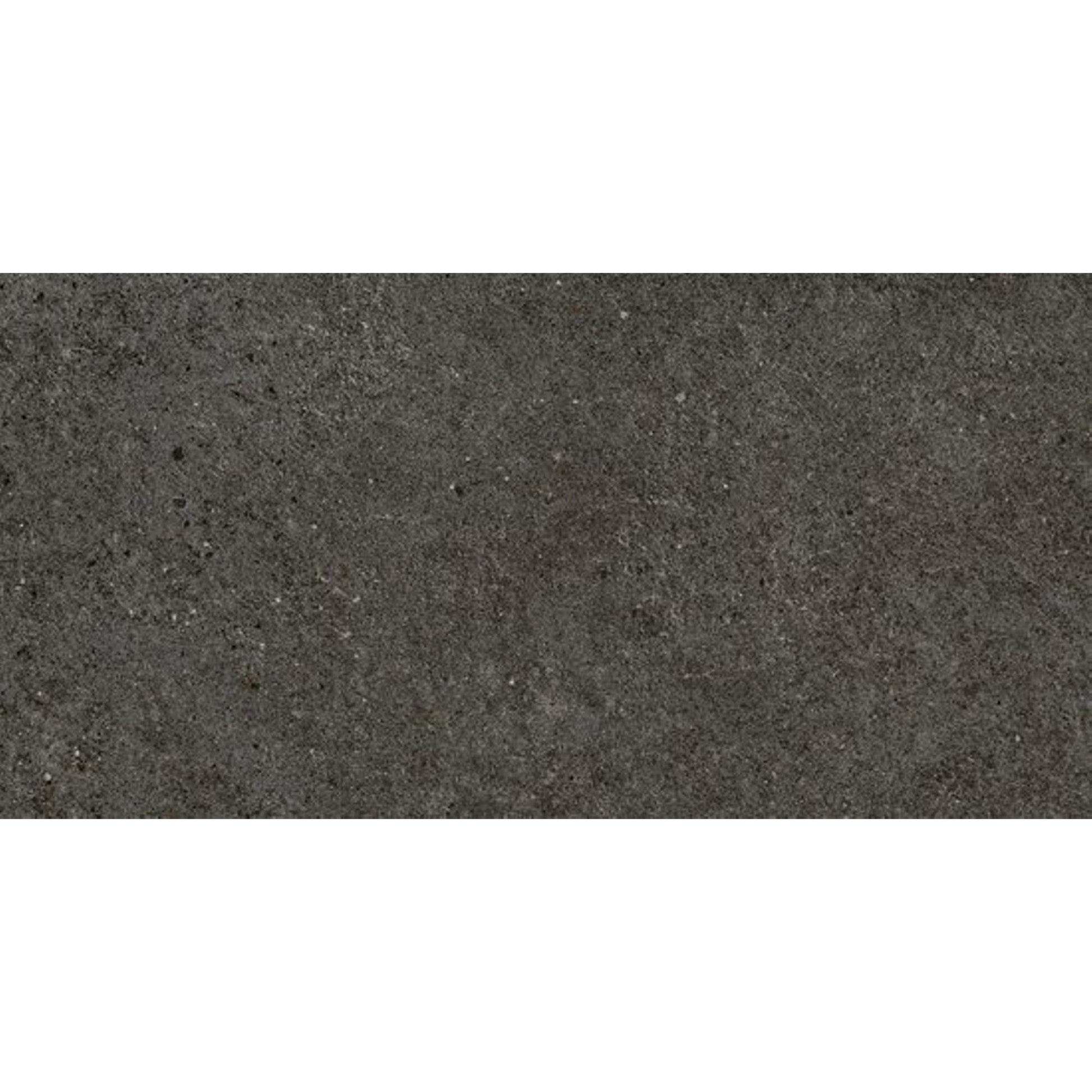 Atlas Concorde Boost Stone A6R6 vloertegel 30X60cm 9mm mat rect. R10 tarmac - Mozaiektegel.com