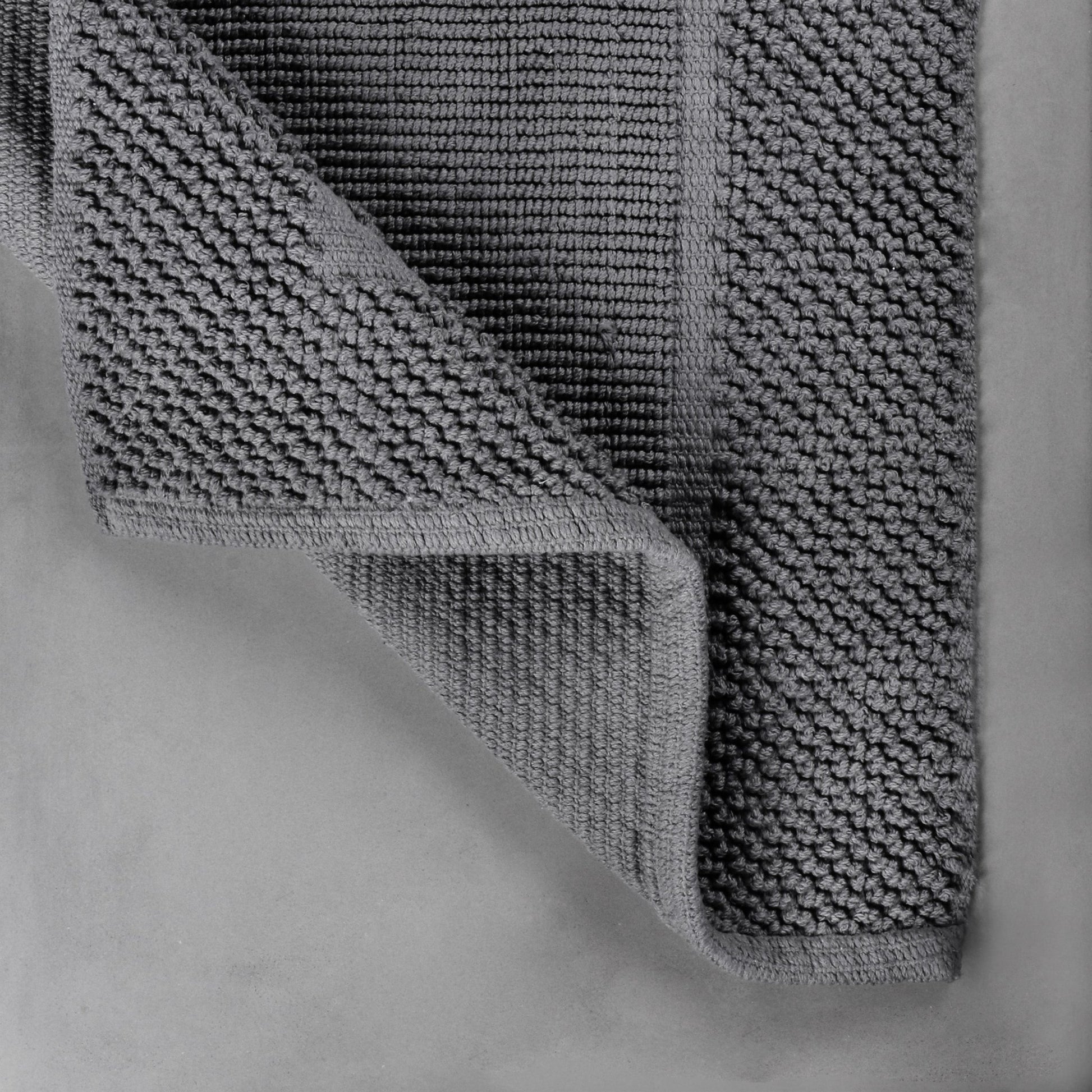 Differnz Basics badmat 100% katoen - geschikt voor vloerverwarming - 50 x 80 cm - lichtgrijs - Mozaiektegel.com