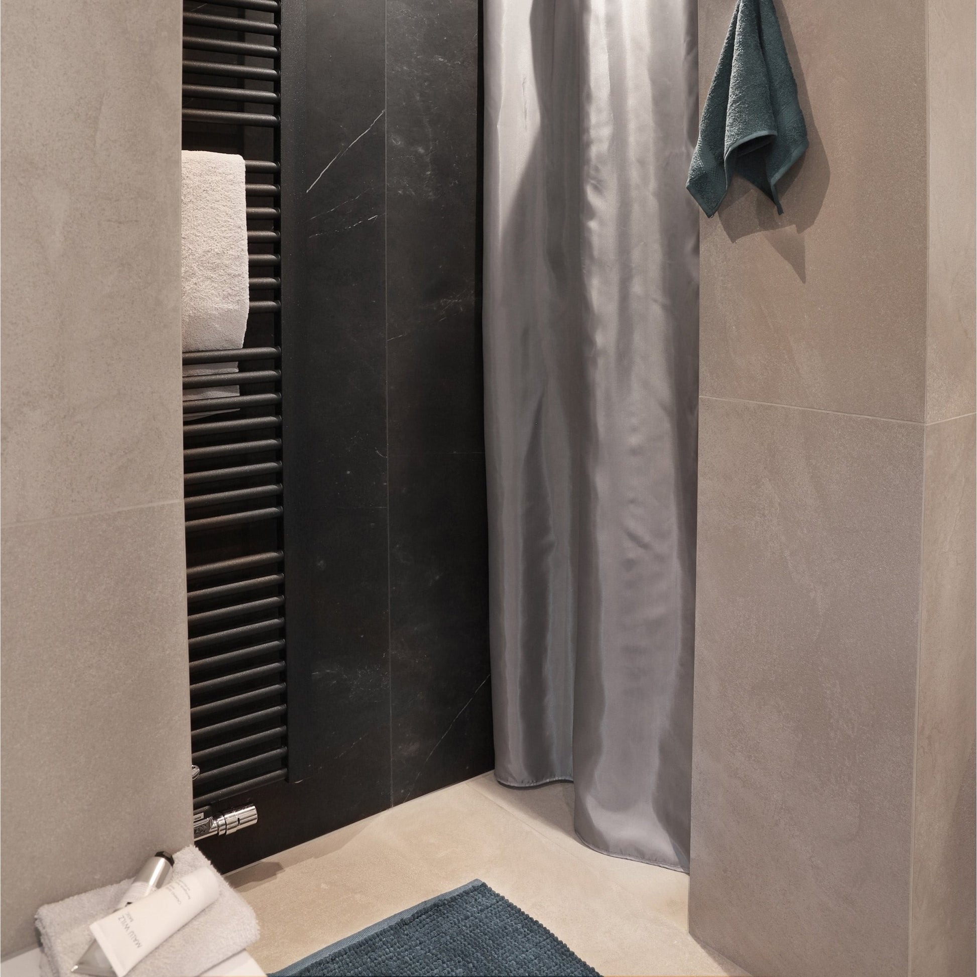 Differnz Candore badmat 100% microfiber - geschikt voor vloerverwarming - 50 x 80 cm - petrol - Mozaiektegel.com