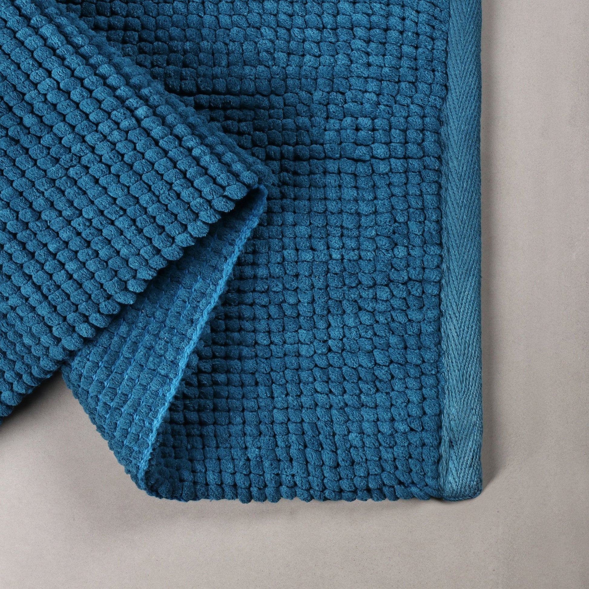 Differnz Candore badmat 100% microfiber - geschikt voor vloerverwarming - 50 x 80 cm - petrol - Mozaiektegel.com