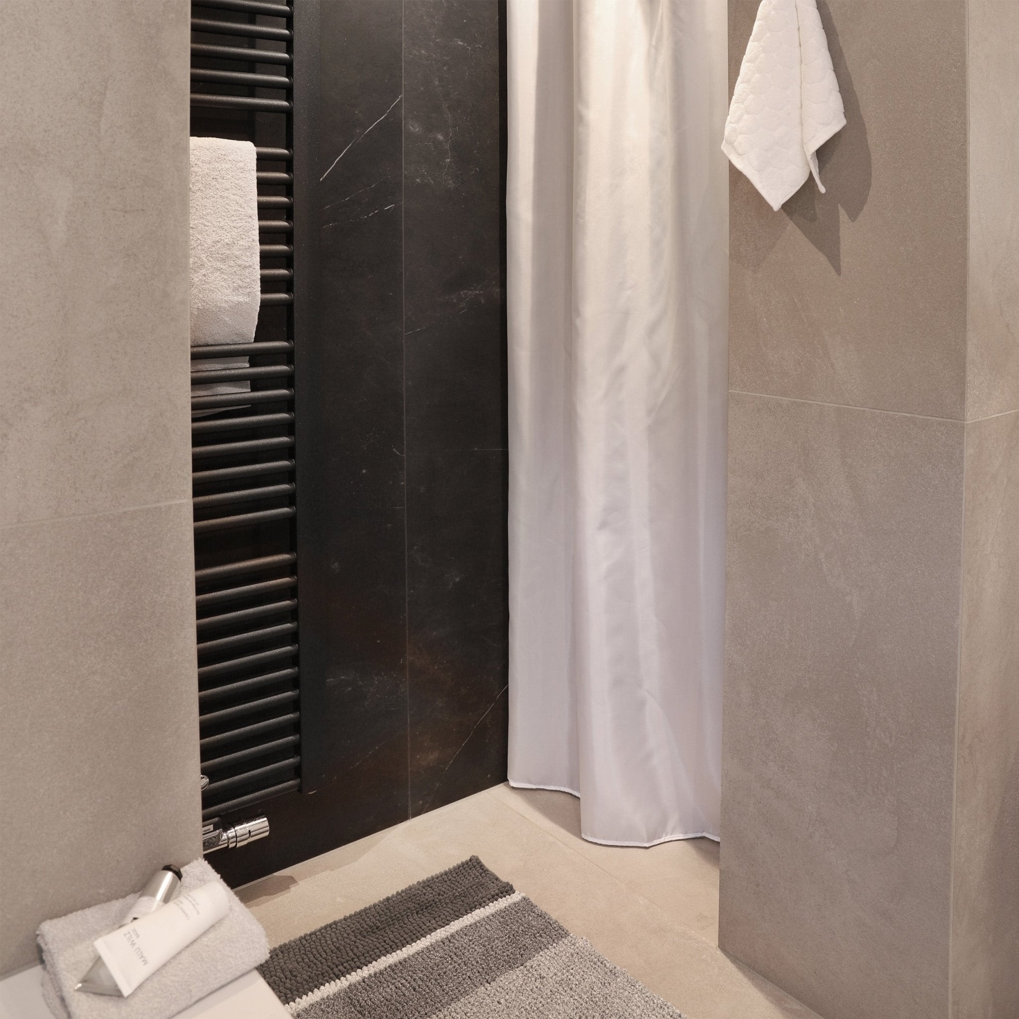 Differnz Fading badmat 100% microfiber - geschikt voor vloerverwarming - 60 x 90 cm - taupe - Mozaiektegel.com