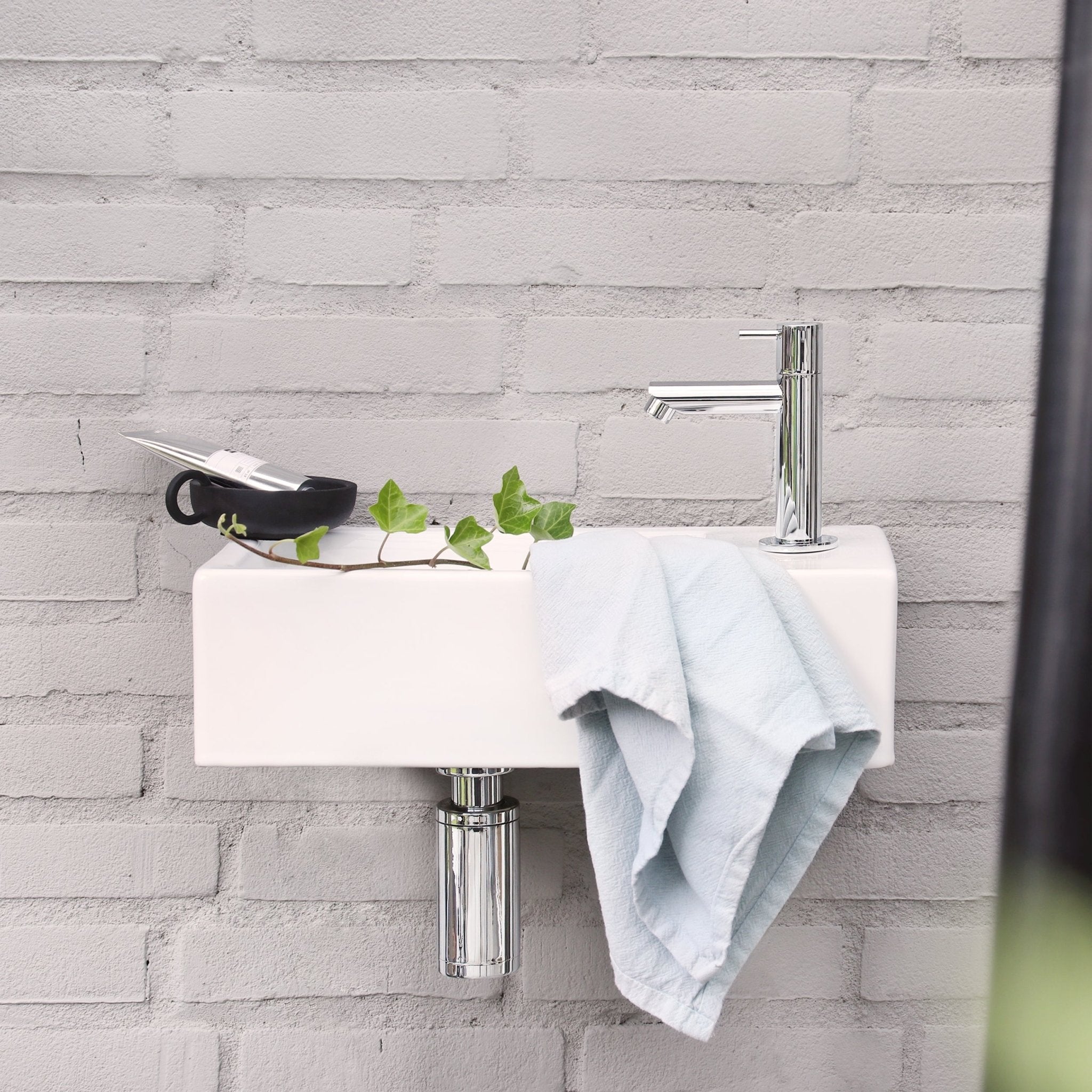 Differnz Force fonteinset keramiek - kraan recht - 40 x 22 x 11.5 cm - chroom - Mozaiektegel.com