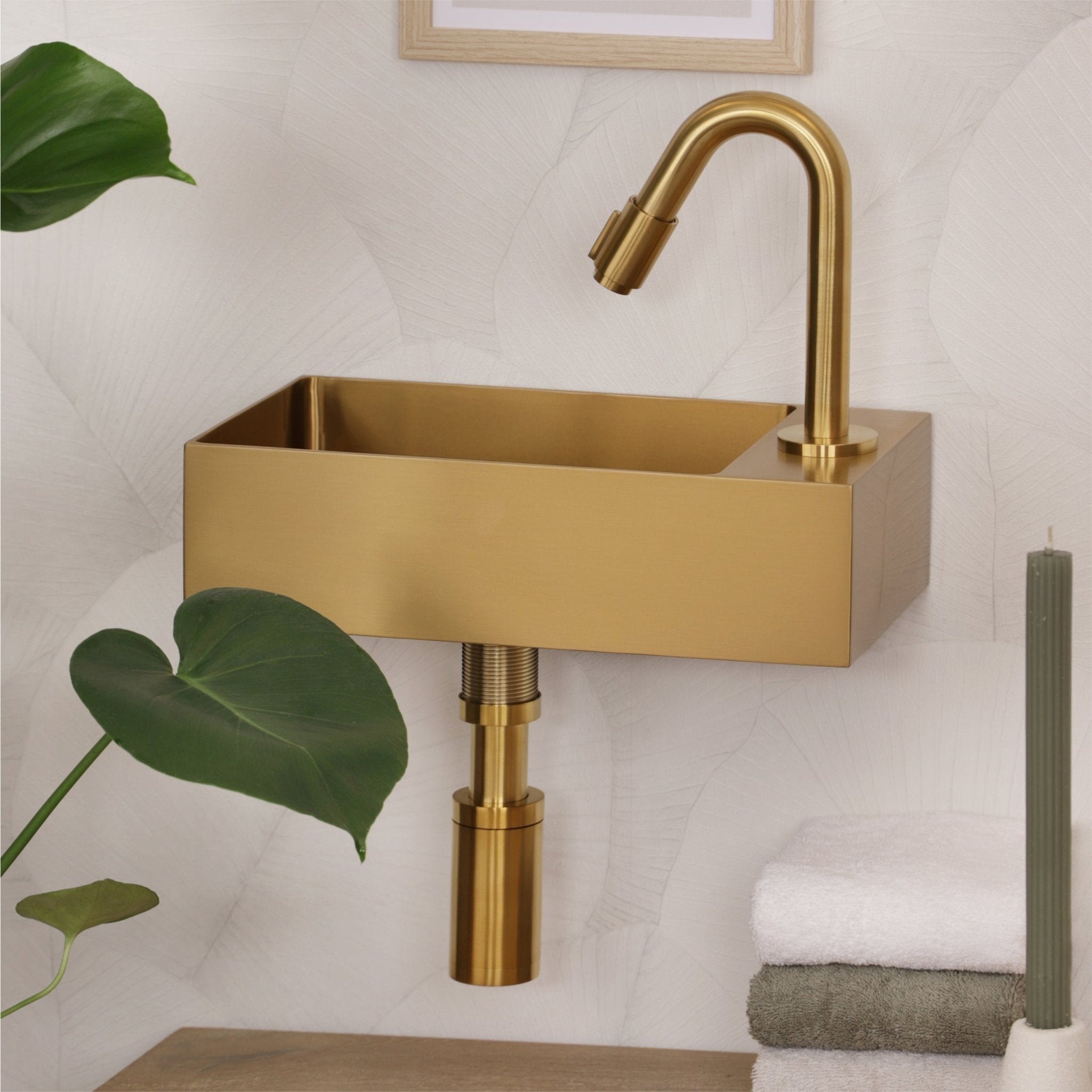 Differnz koudwaterkraan gebogen - 19 cm - mat goud - Mozaiektegel.com