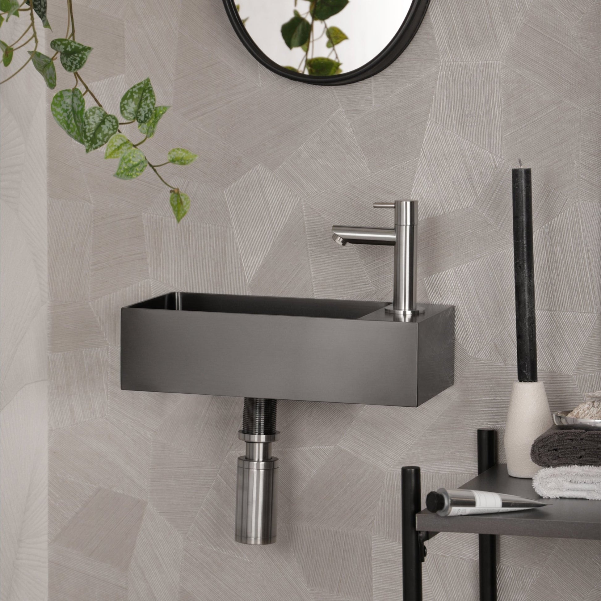 Differnz koudwaterkraan recht - mat chroom - Mozaiektegel.com