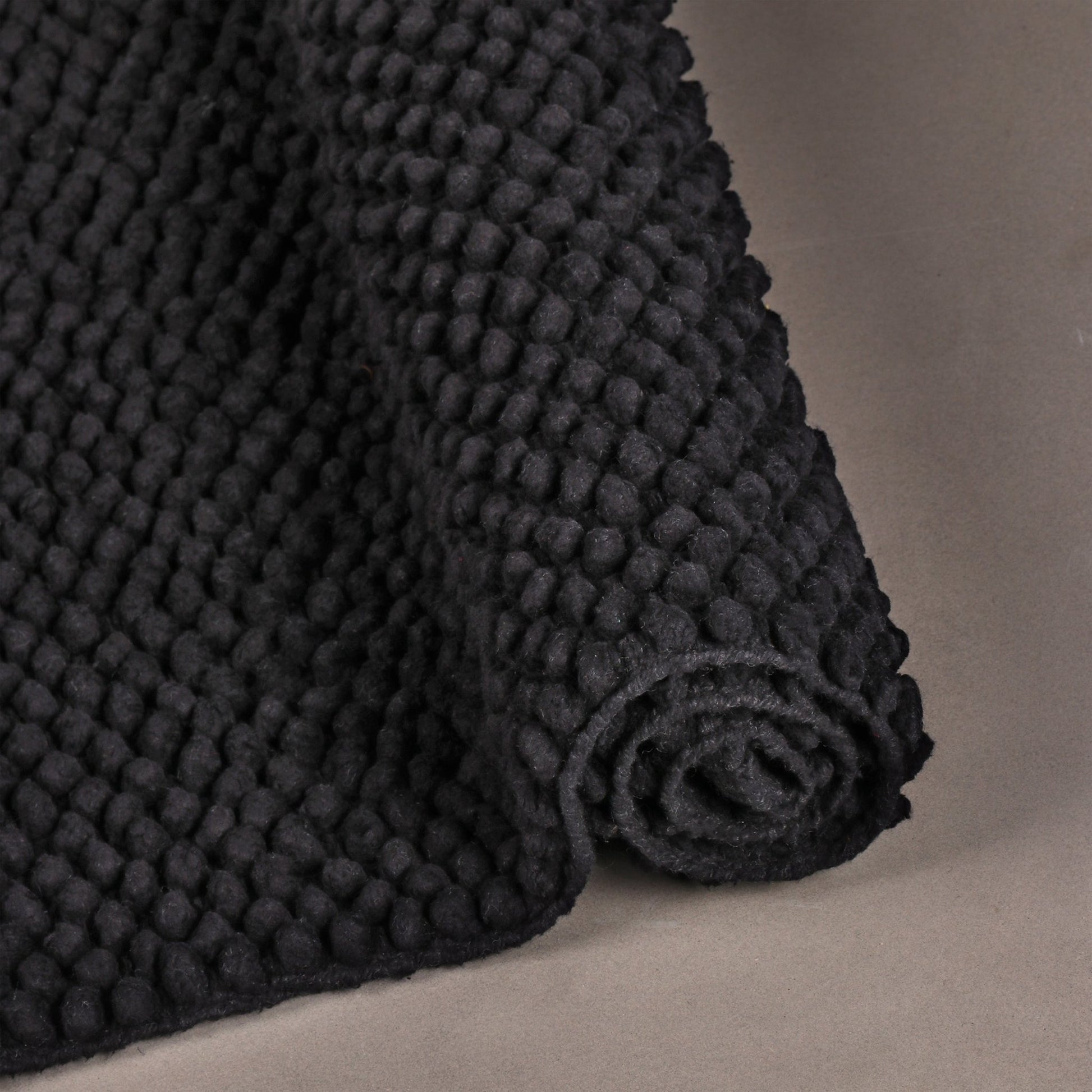 Differnz Popcorn badmat 100% katoen - geschikt voor vloerverwarming - 50 x 80 cm - zwart - Mozaiektegel.com