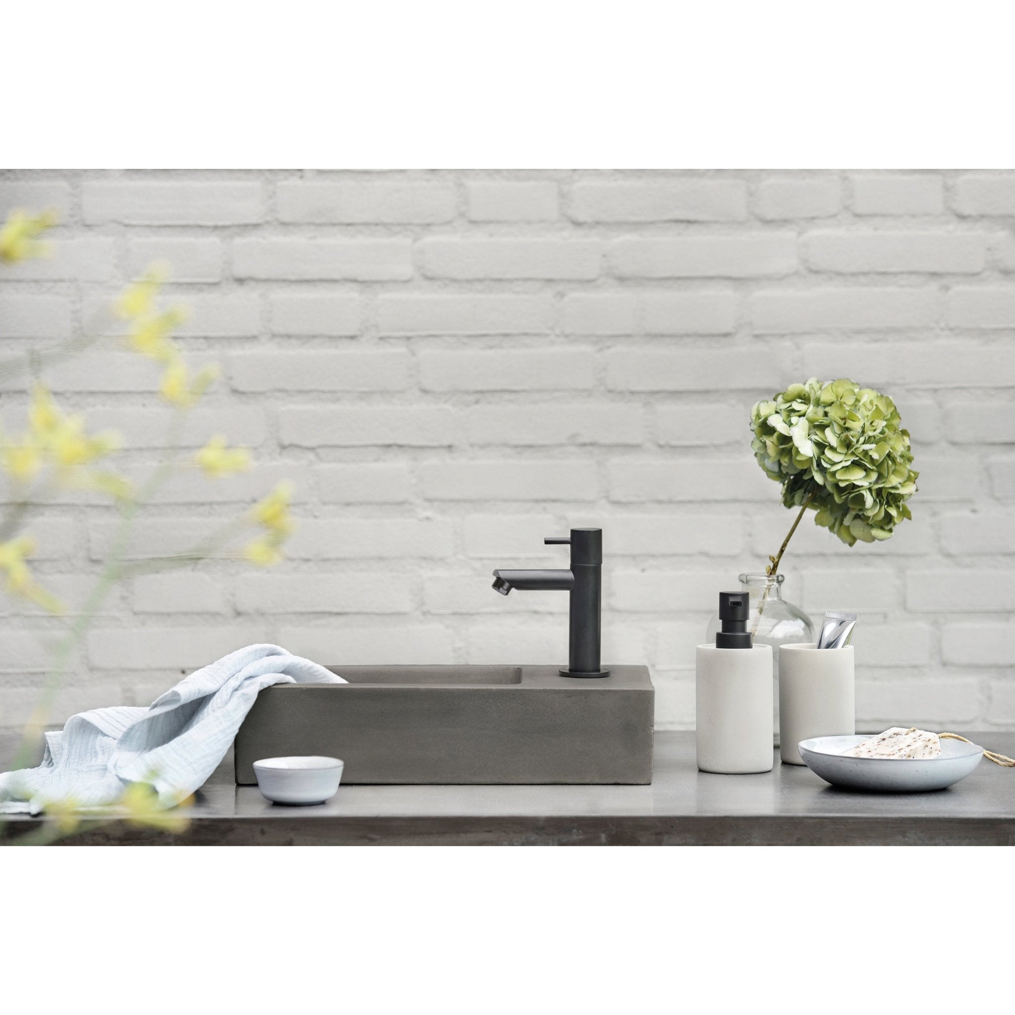 Differnz Ravo fontein beton - 38.5 x 18.5 x 9 cm - donkergrijs - Mozaiektegel.com