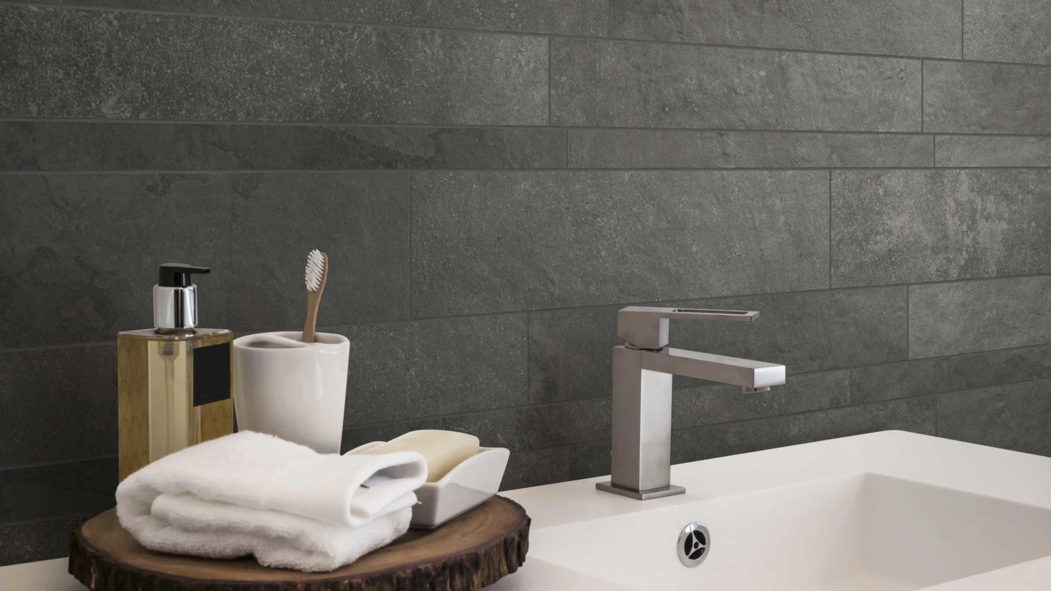 Mozaïektegel JOS. Reused WAMoz.300X300 Anthracite 10mm Mat R10 - Mozaiektegel.com