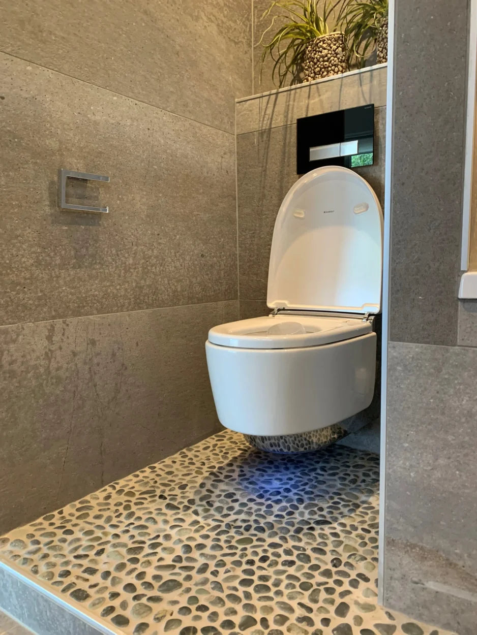 The Mosaic Factory Natural Stone Mozaiek Tegel Kiezel - Dark Grey Kiezels Natural 303x300 mm, wc vloer