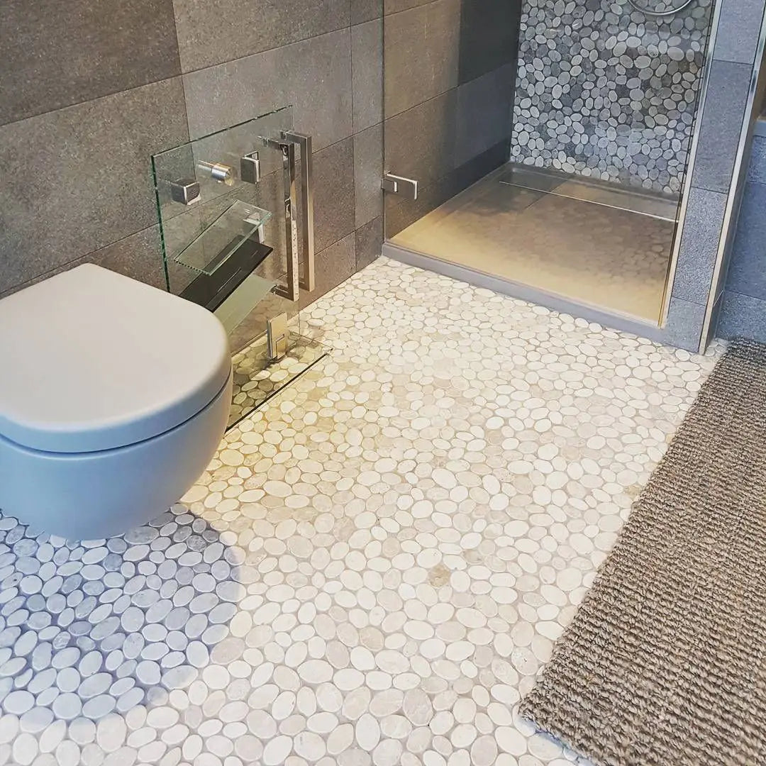 The Mosaic Factory Natural Stone Mozaiek Tegel Pebbles - Ivory Marmer Natural 302x300 mm, badkamervloer