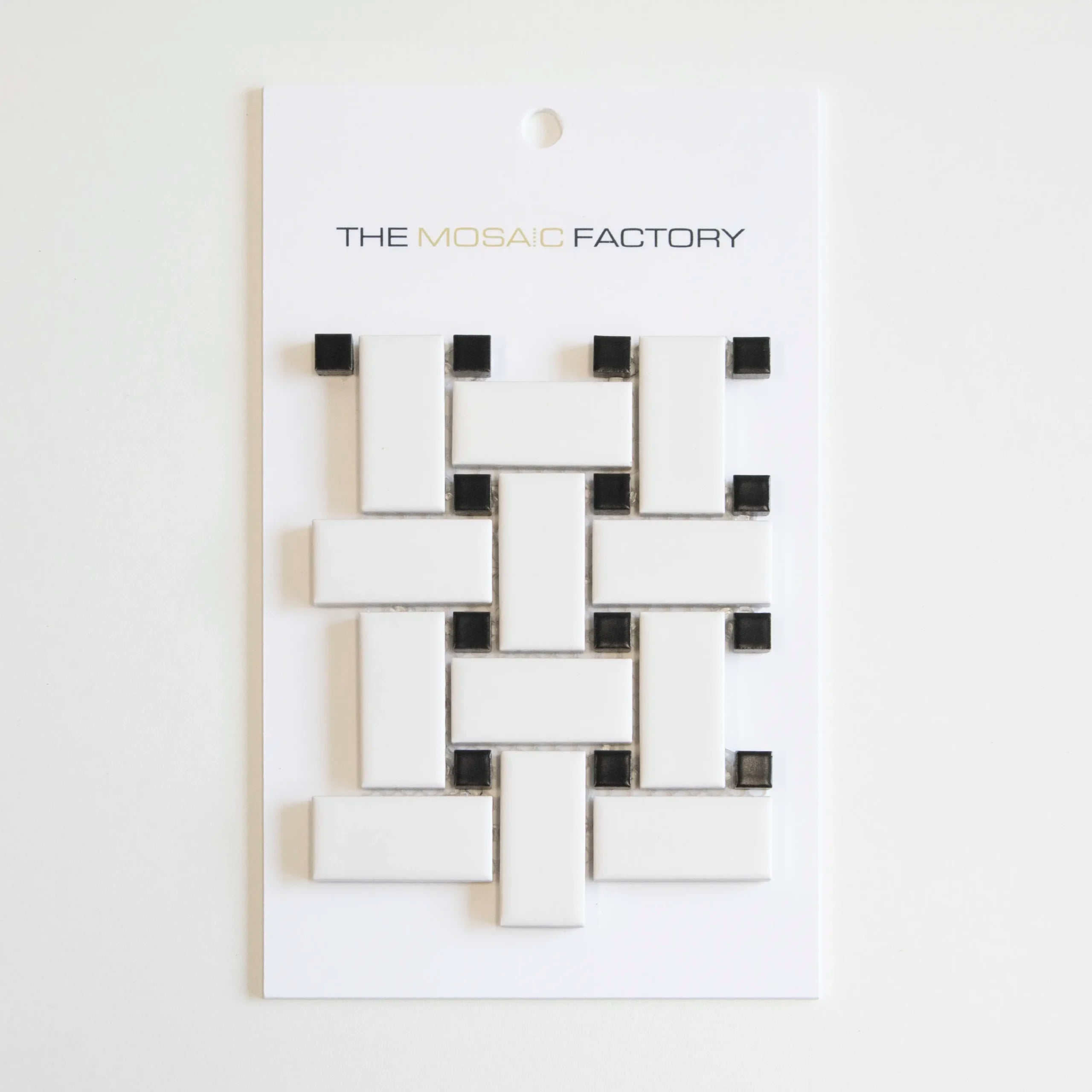 The Mosaic Factory Paris Mozaiek Tegel Basketweave - Wit en Zwart Porselein Geglazuurd 300x300 mm - Mozaiektegel.com