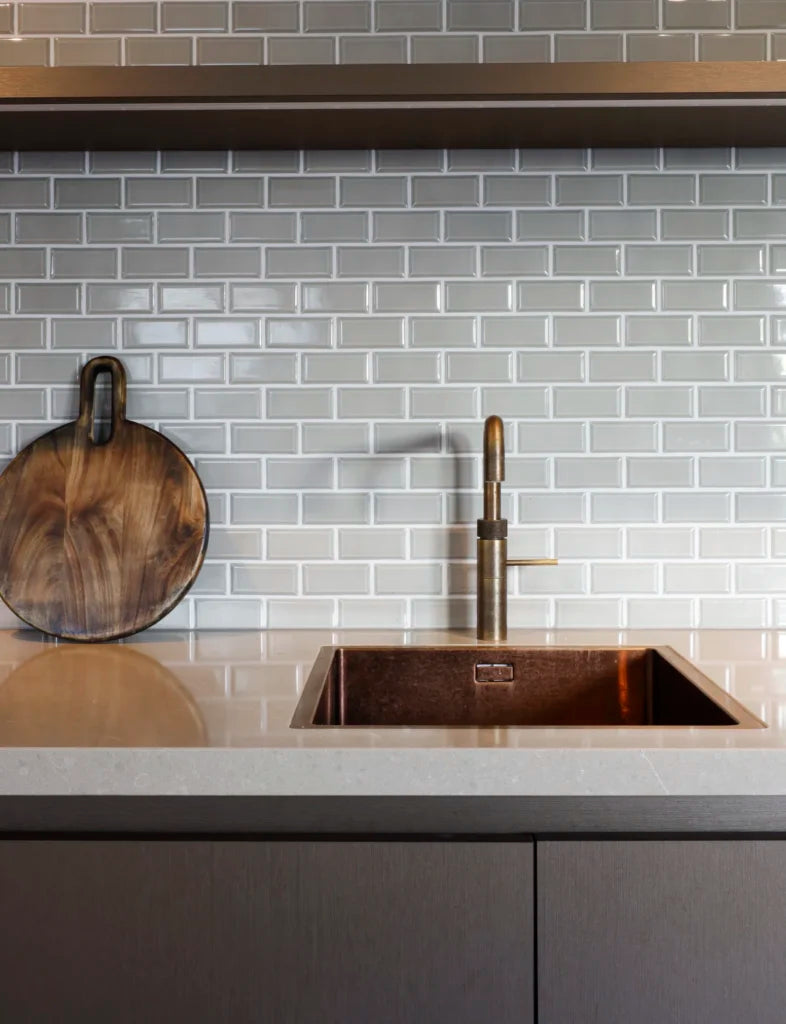 Bekijk hier de The Mosaic Factory Paris Mozaiek Tegel Rechthoek- Licht Grijs Porselein Geglazuurd 291x296 mm, keuken kraan