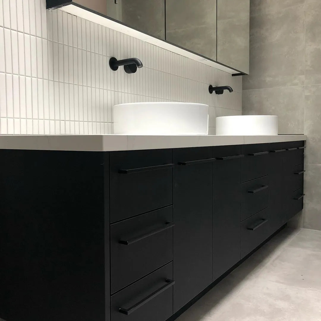 SEF22100 White Glossy Sevilla - KitKat Finger 22x145mm, badkamer