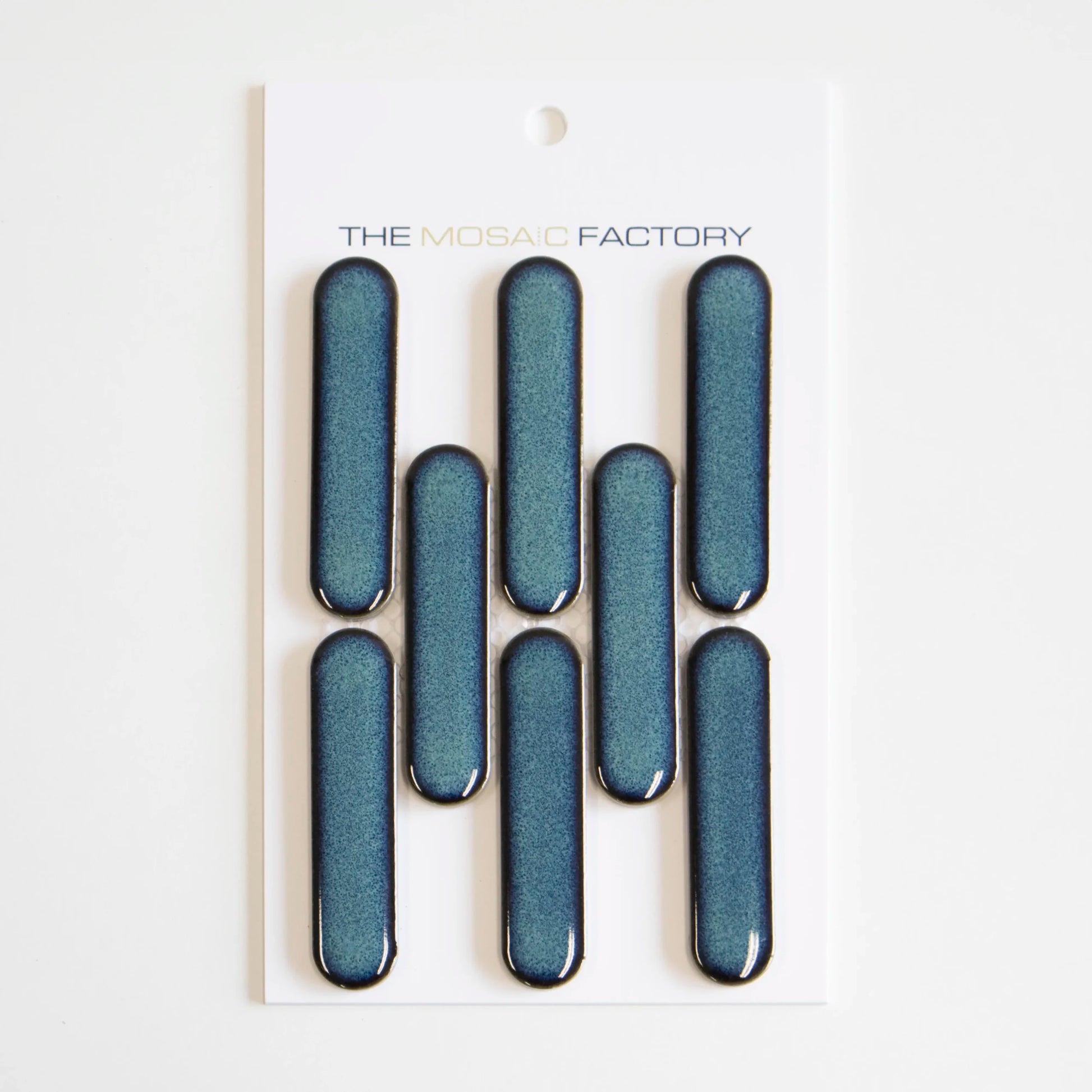 The Mosaic Factory Sevilla Mozaïek Tegel Ovaal Vinger - Azuur Blauw Gespikkeld Porselein Geglazuurd 300x300 mm - Mozaiektegel.com