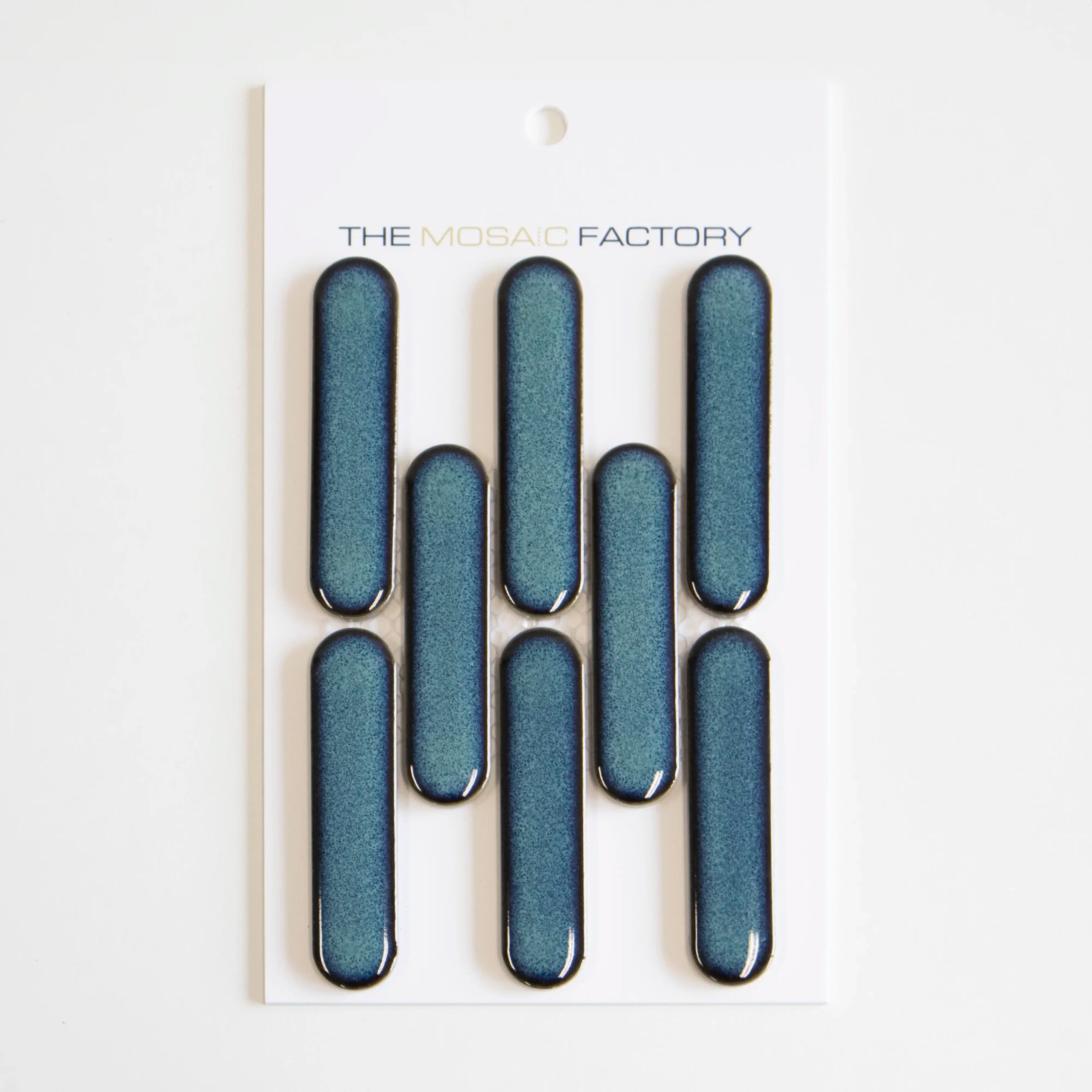 The Mosaic Factory Sevilla Mozaïek Tegel Ovaal Vinger - Azuur Blauw Gespikkeld Porselein Geglazuurd 300x300 mm - Mozaiektegel.com