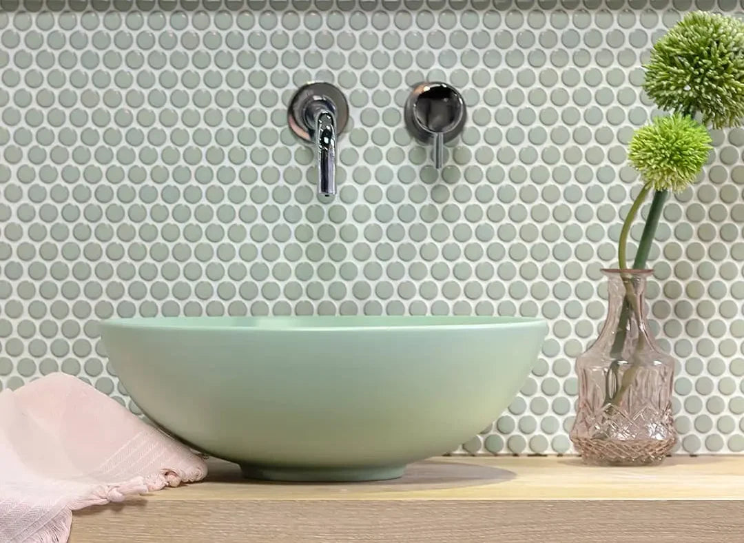 The Mosaic Factory Venice Pennyround Mozaiek Tegel Rond - Licht Groen Porselein Geglazuurd 315x294 mm, wasbak