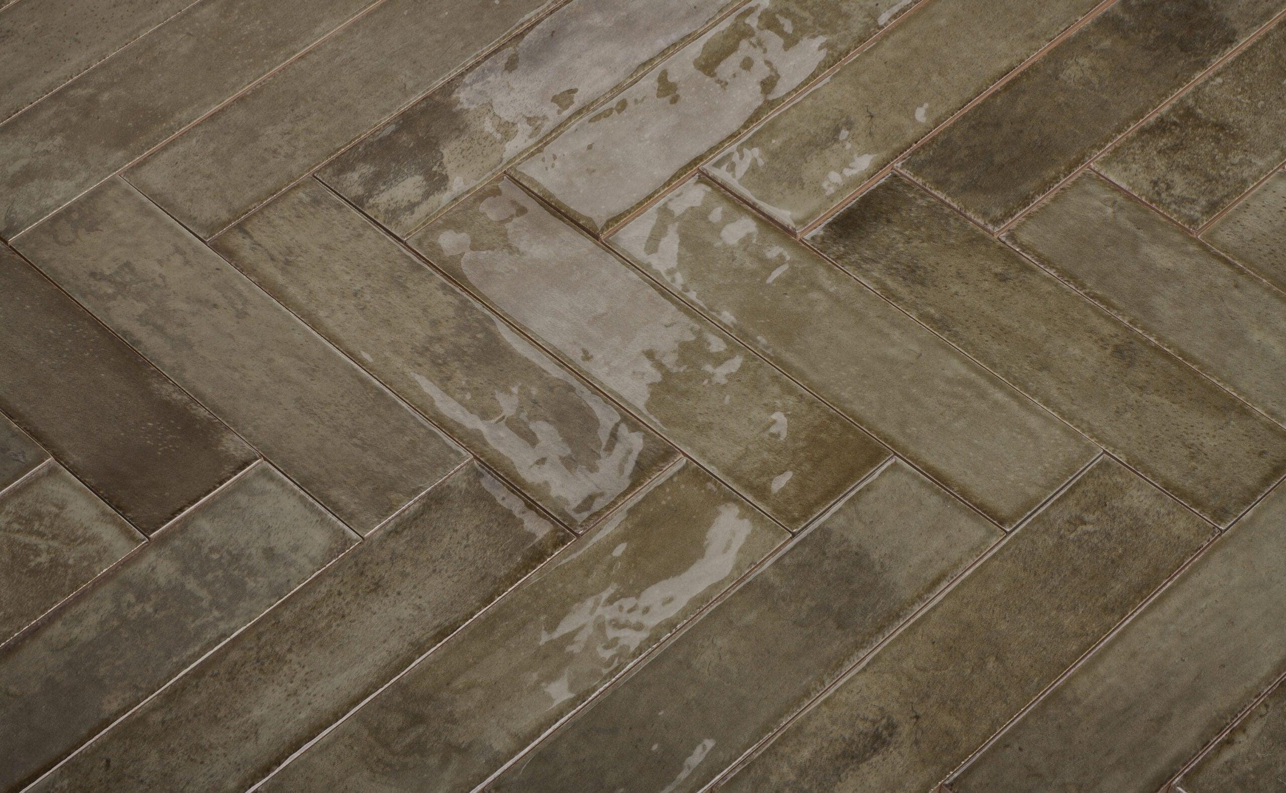 Dateg Wandtegel Brunei Gris Olijfgroen 6,5x25 Inhoud doos 0,82m2 - Mozaiektegel.com